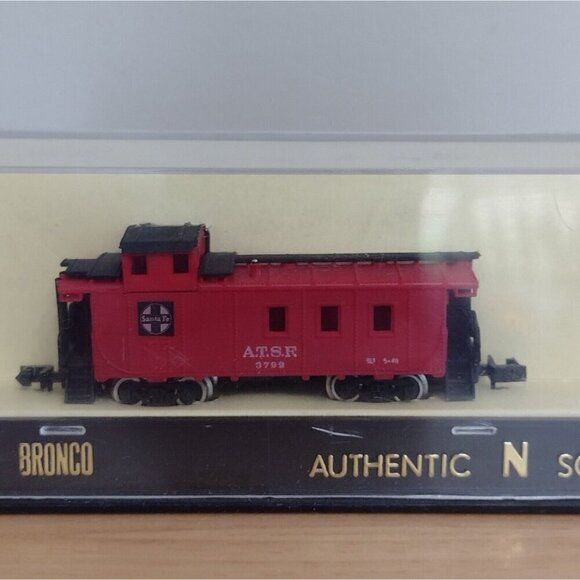 Vintage Bronco Authentic N Scale 36' Caboose Santa Fe - Picture 5 of 6